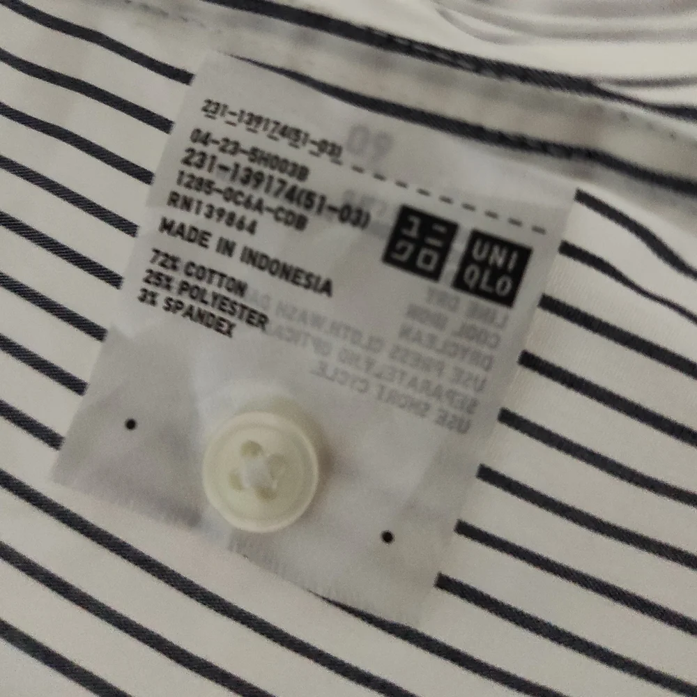 Uniqlo Stripe Shirt 🤍 - Picture 4 of 10